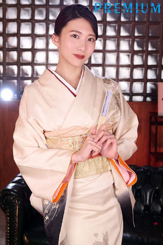 義理娘のプリ尻Tバックの無自覚誘惑が我慢できず…気付けばチ●ポ挿れて必死に腰振ってた。小野六花